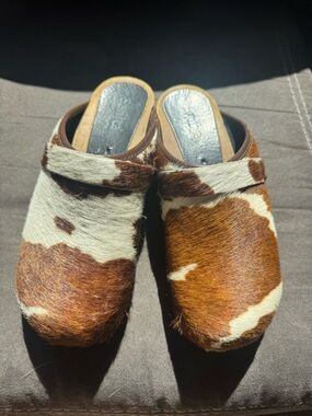 Sanita Cowhide Slip-On Clogs Sz 38